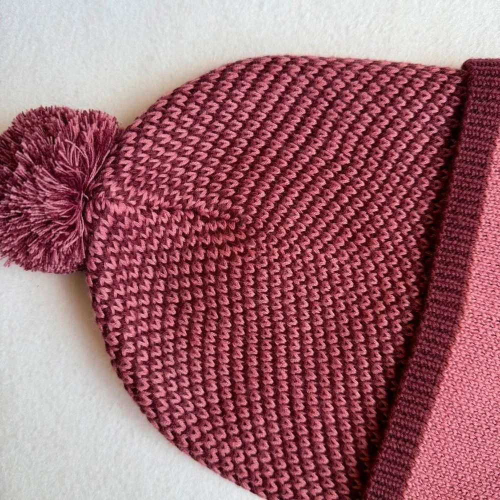 Coach Colorblock Knit Beanie Pink‎ Burgundy Wool Blend Hat NOWT Logo Winter